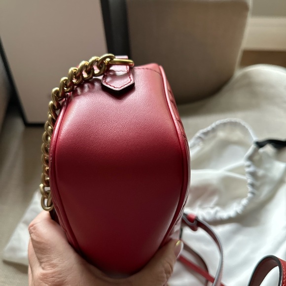 Gucci GG MARMONT MATELASSÉ SMALL SHOULDER BAG - Picture 7 of 12